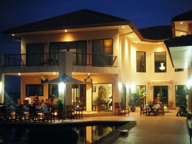 Mukdahan Manor B&B Dış mekan fotoğraf